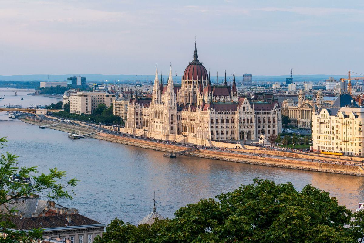 budimpesta parlament dunav povoljna destinacija europa