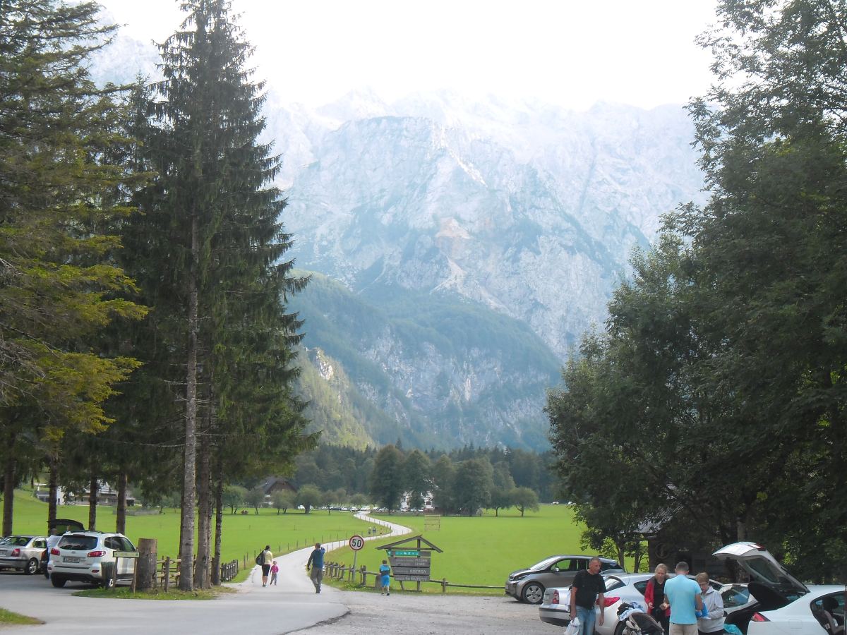 Logarska dolina s djecom – pogled na dolinu i Kamniško-Savinjske Alpe