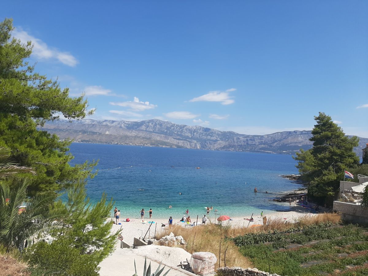 Plaža Molo Lozna na otoku Braču