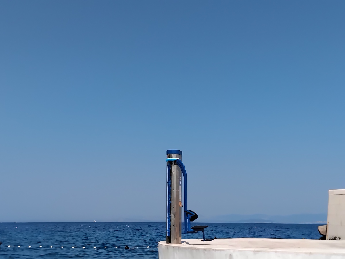 Dizalo za invalide na plaži Rot