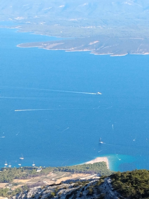 Što vidjeti na Braču s djecom – panoramski pogled na more s Vidove gore.