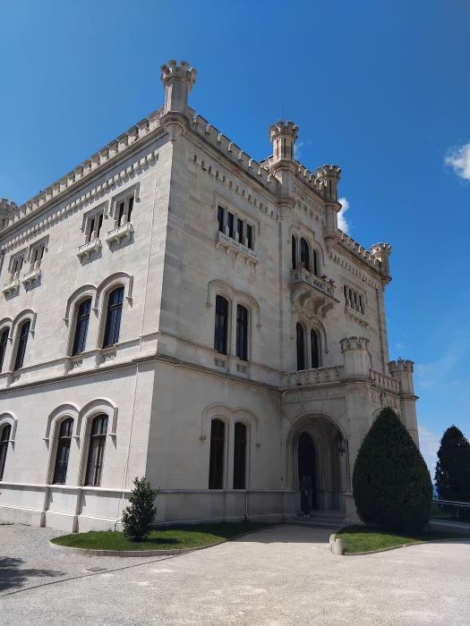Dvorac Miramare kod Trsta